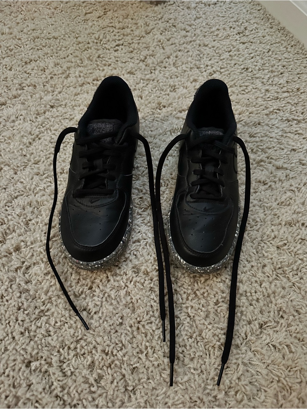 Nike Kids Black Low-Top Sneakers with Speckled Midsole